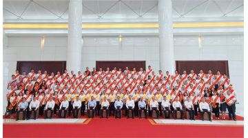 喜讯！888电子游戏荣获“广西十佳企业”“广西企业100强”等称呼